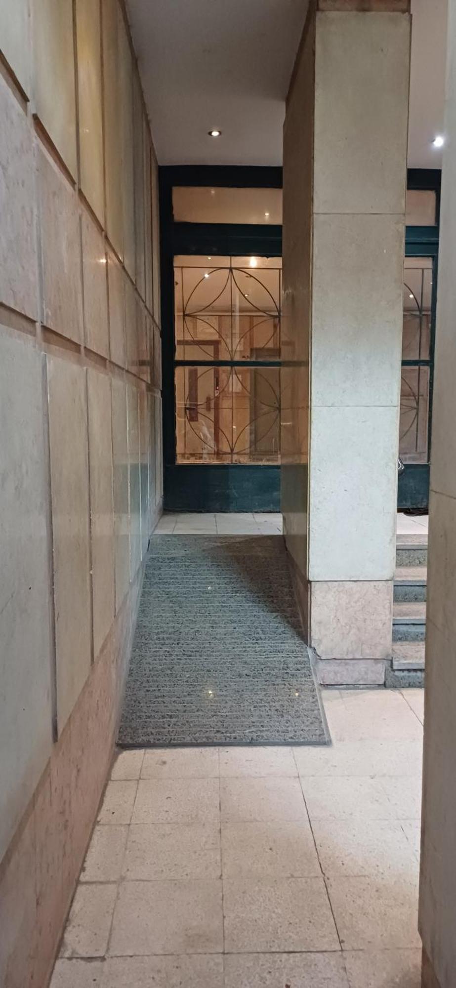 Premium In Centrally Located Apartment *